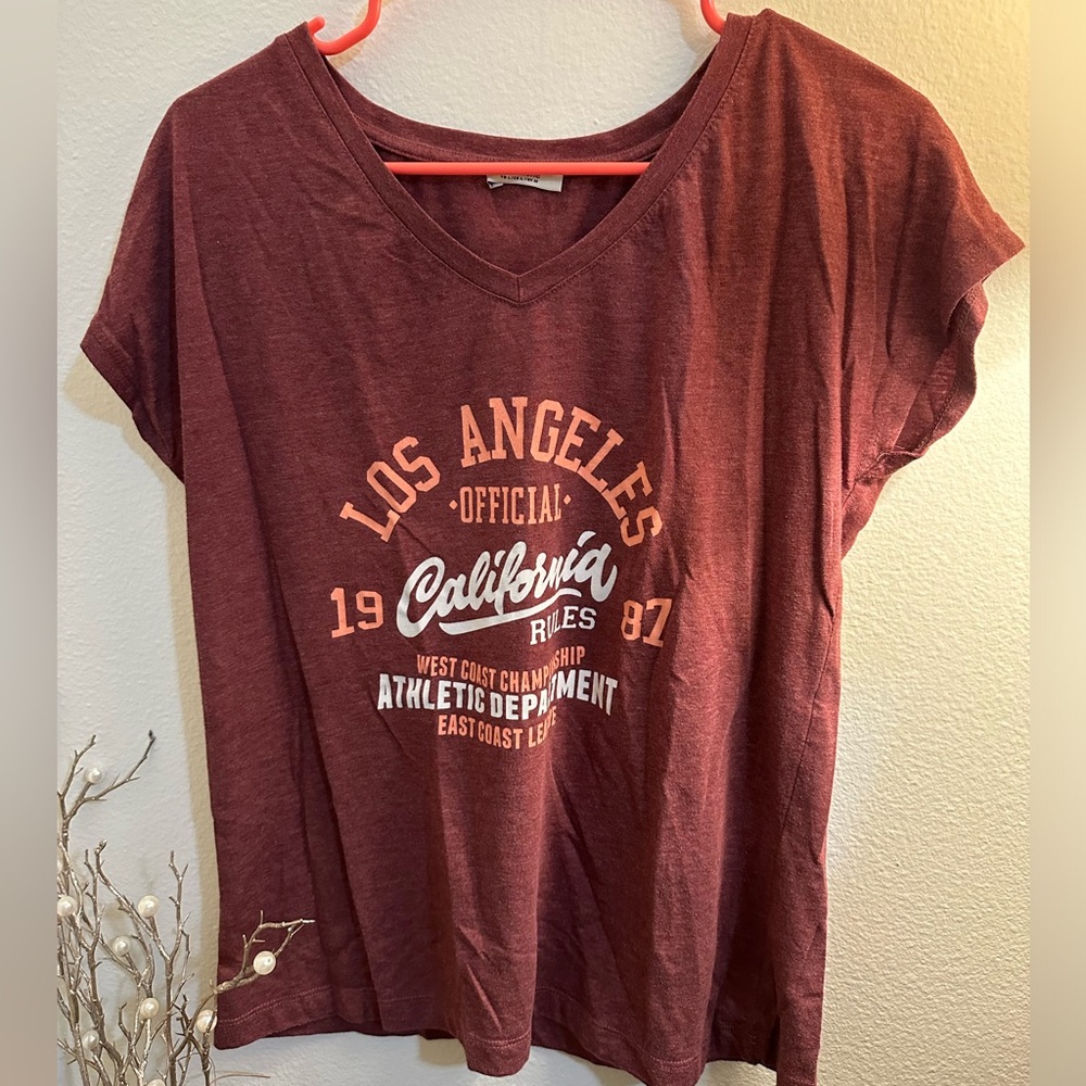 Women’s t shirt size M